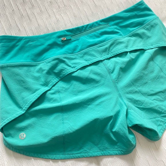 Lululemon Speed Up Shorts - Picture 3 of 4